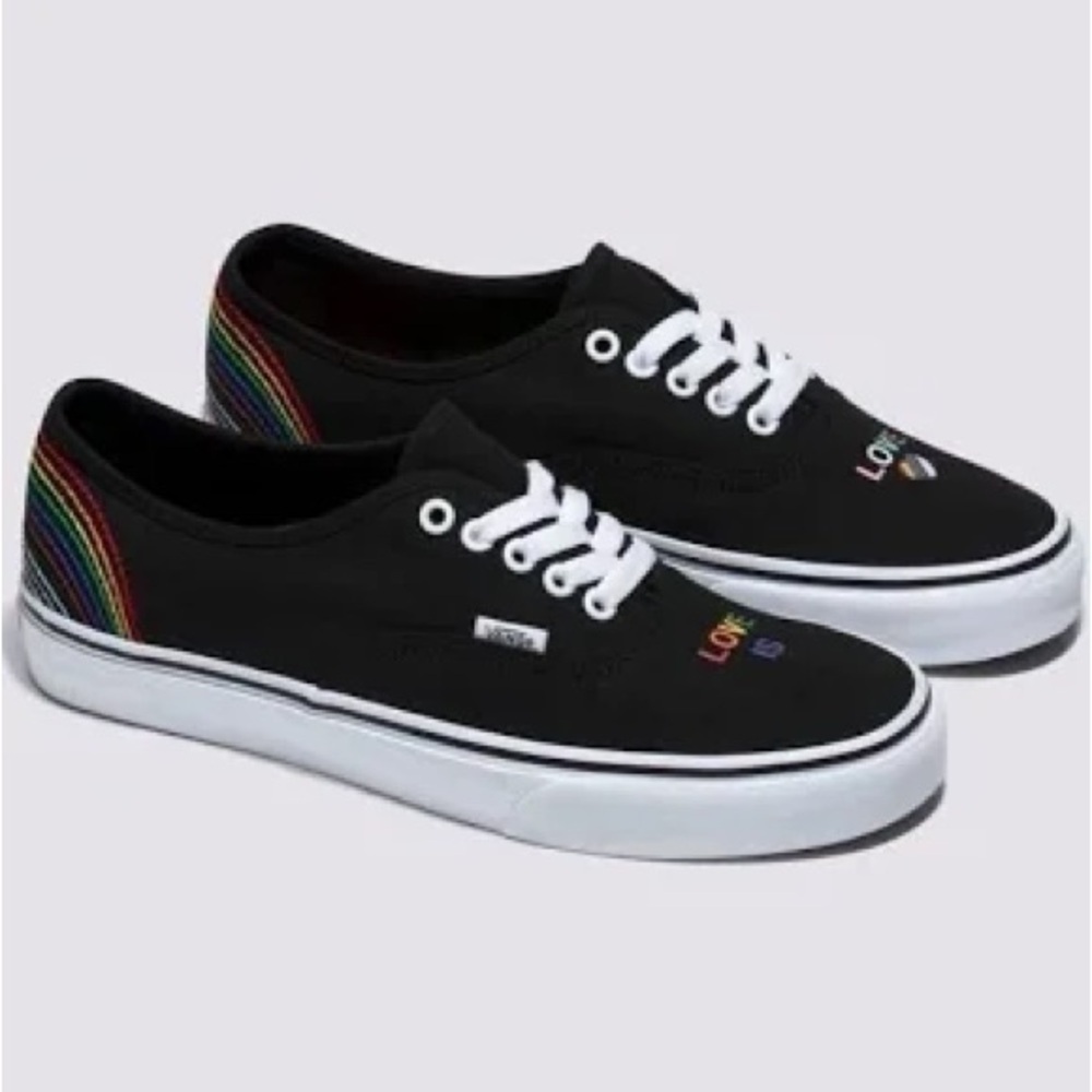 ✔️#41/55.BNWT VANS LOVE SNEAKERS